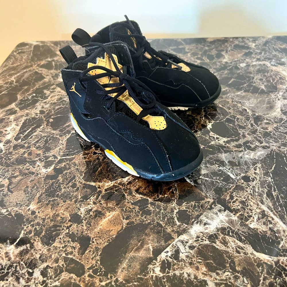 Toddler boys Jordan 10c